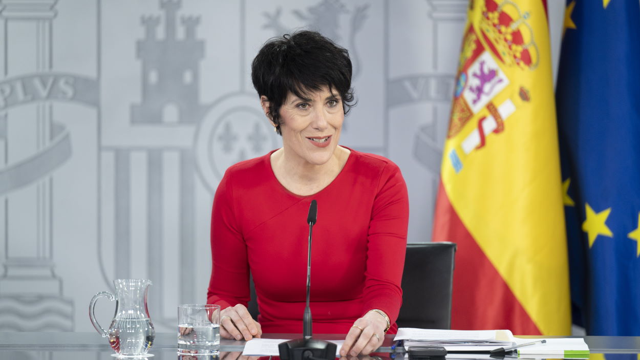 El Gobierno aprueba otra vez la subida de las pensiones tumbada por las derechas y activa la polémica con la suspensión de desahucios. EP.