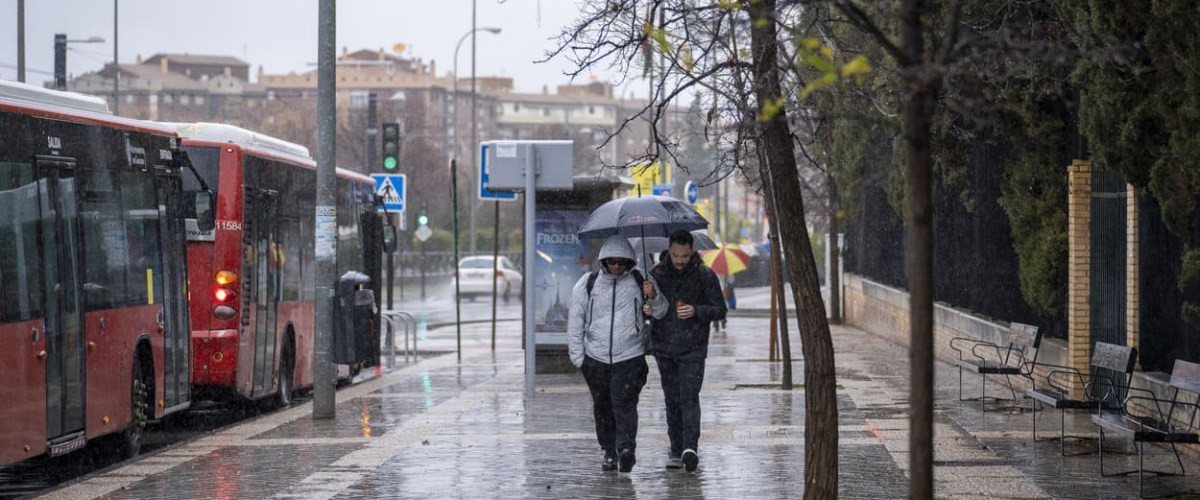 El temporal en Andalucía obliga a desplegar a la UME y deja clases suspendidas este miércoles