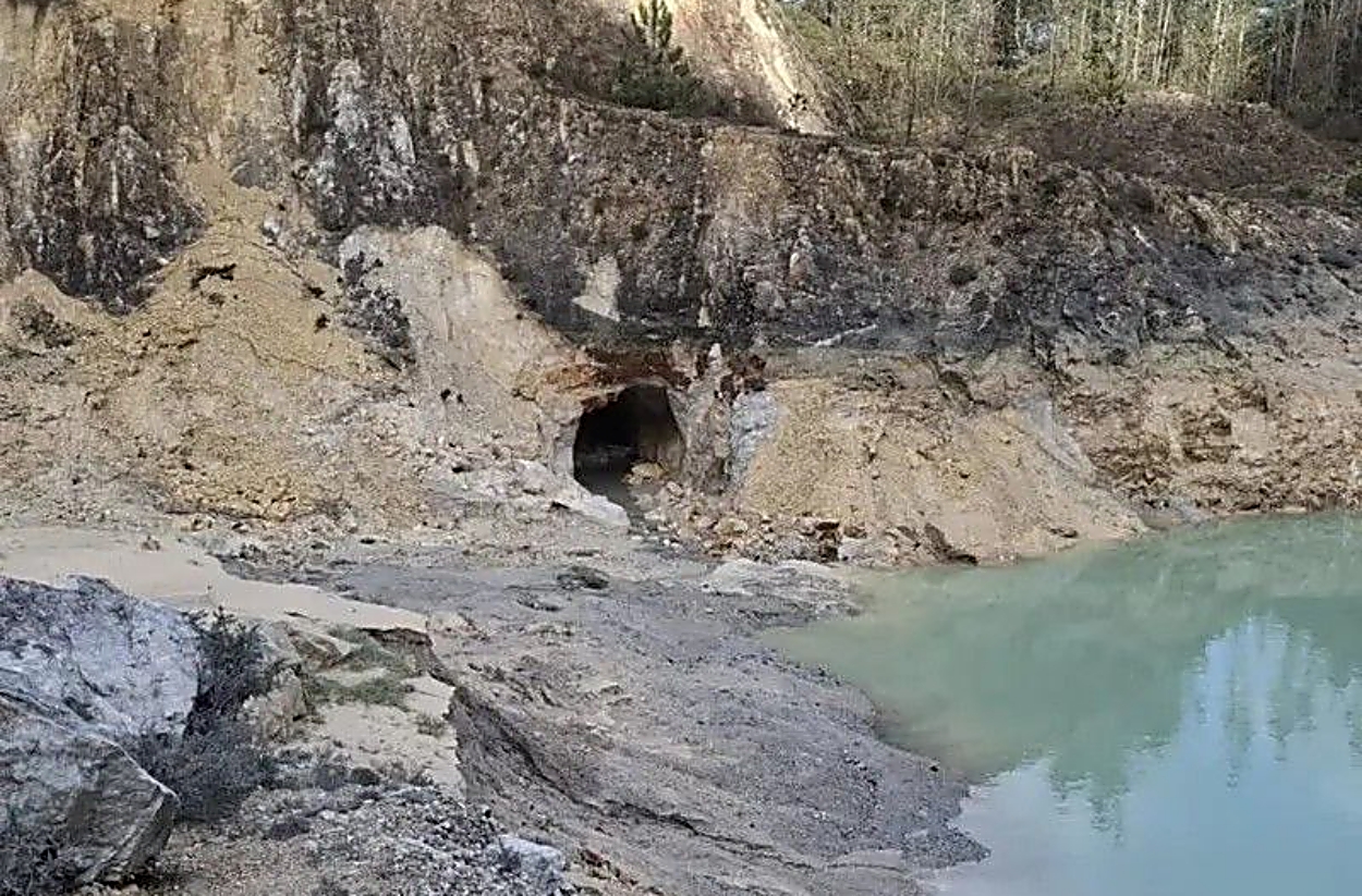 Imagen del vertido denunciando por la organización ecologista (Foto: Ecoloxistas en Acción).