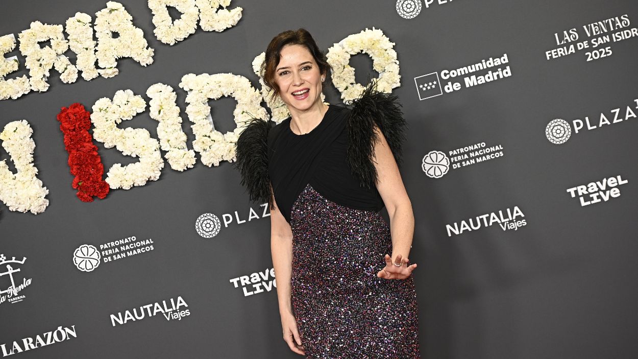 Ayuso en la presentación de los carteles de la Feria de San Isidro. EP