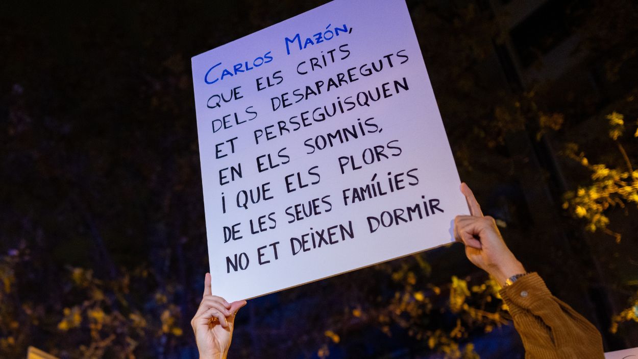Imagen de una de las manifestaciones para pedir la dimisión de Carlos Mazón. EP.