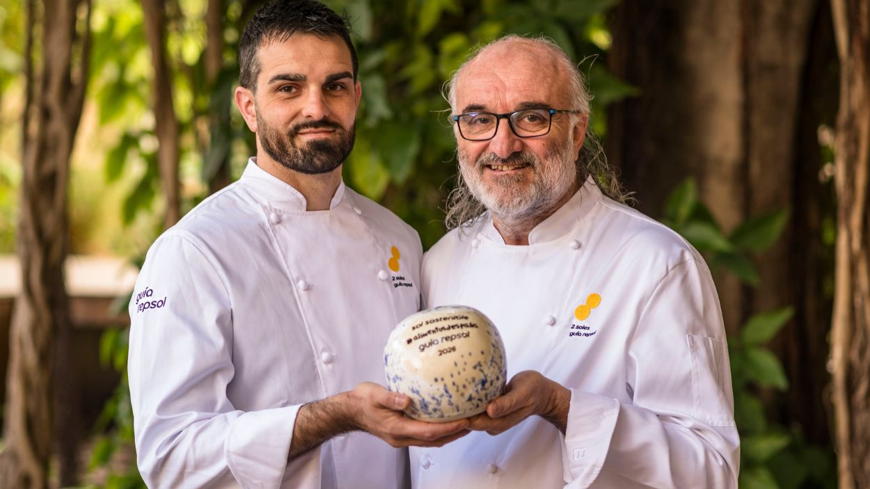 Pau y Jeroni Castell, del restaurante Les Moles (Tarragona), premio Sol Sostenible #AlimentosdEspaña 2026 en la categoría de Dos Soles. 