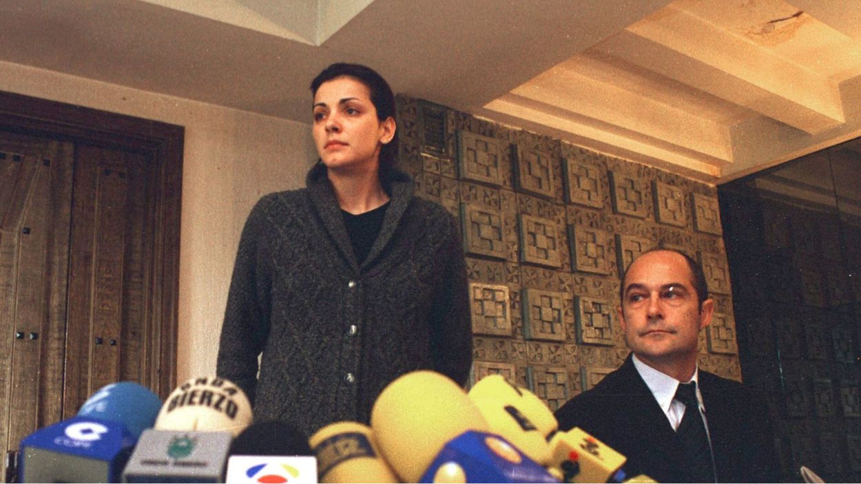 Nevenka Fernández en su rueda de prensa. RTVE