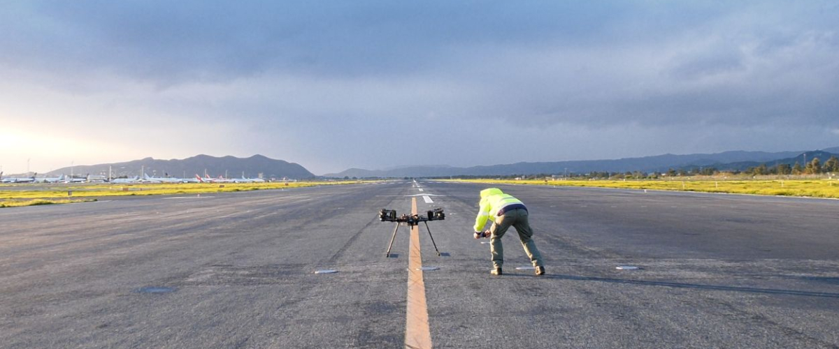 Indra y ENAIRE validan en Málaga la integración segura de drones y aviación convencional en el espacio aéreo europeo