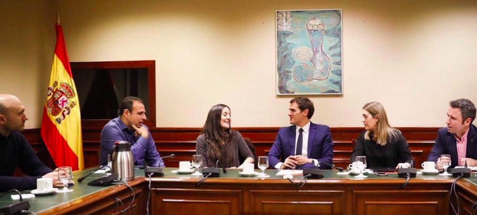 Albert Rivera con los representantes de los Consejos de Informativos en el Congreso. Foto @Albert_Rivera