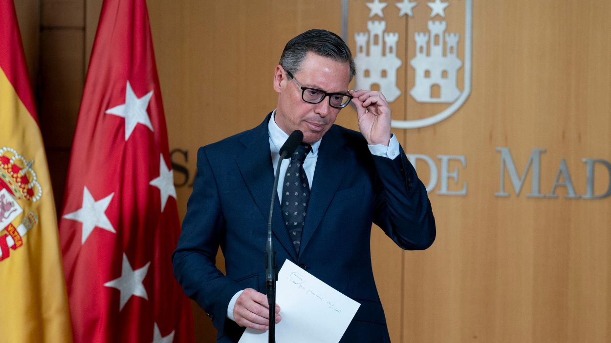 El secretario general del PP de Madrid, Alfonso Serrano, en la Asamblea de Madrid. EP