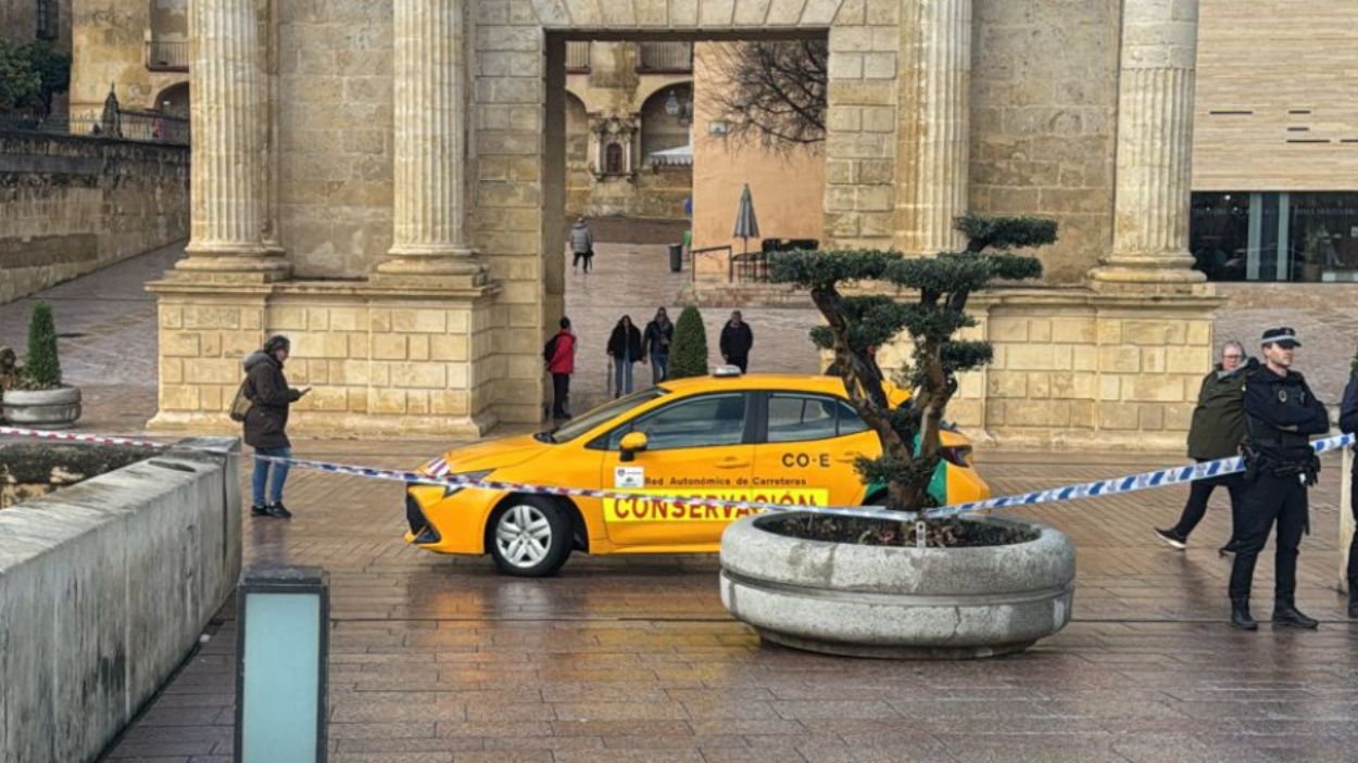 Puente Romano de Córdoba cortado al tránsito de peatones / 