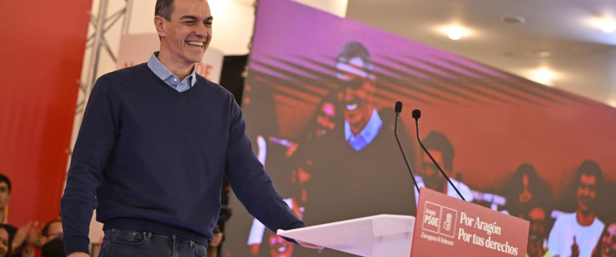 Sánchez retrata al PP de Azcón por su cierre electoral junto a Vito Quiles y Los Meconios: «Se quitan las caras»