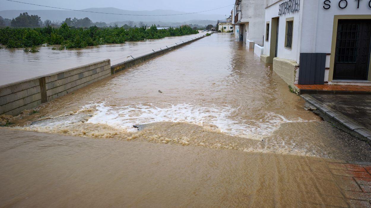 San Martín del Tesorillo (Cádiz) anegada por el temporal Leonardo / EP
