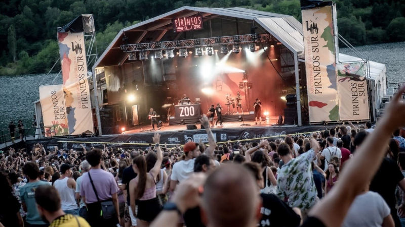 La banda valenciana Zoo durante un concierto en el Festival Pirineos Sur en Lanuza. JAIME ORIZ/EP