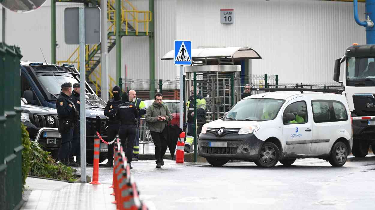 La Policía registra Sidenor. EP
