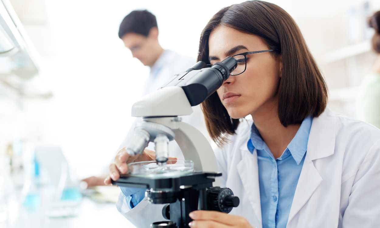 Día internacional de la Mujer y la Niña en la Ciencia: representan menos de un tercio del personal investigador y no tienen desarrollo profesional