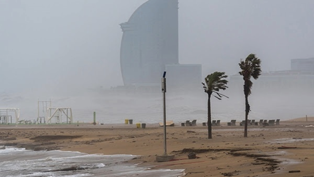 Imagen de recurso de temporal de viento en Barcelona