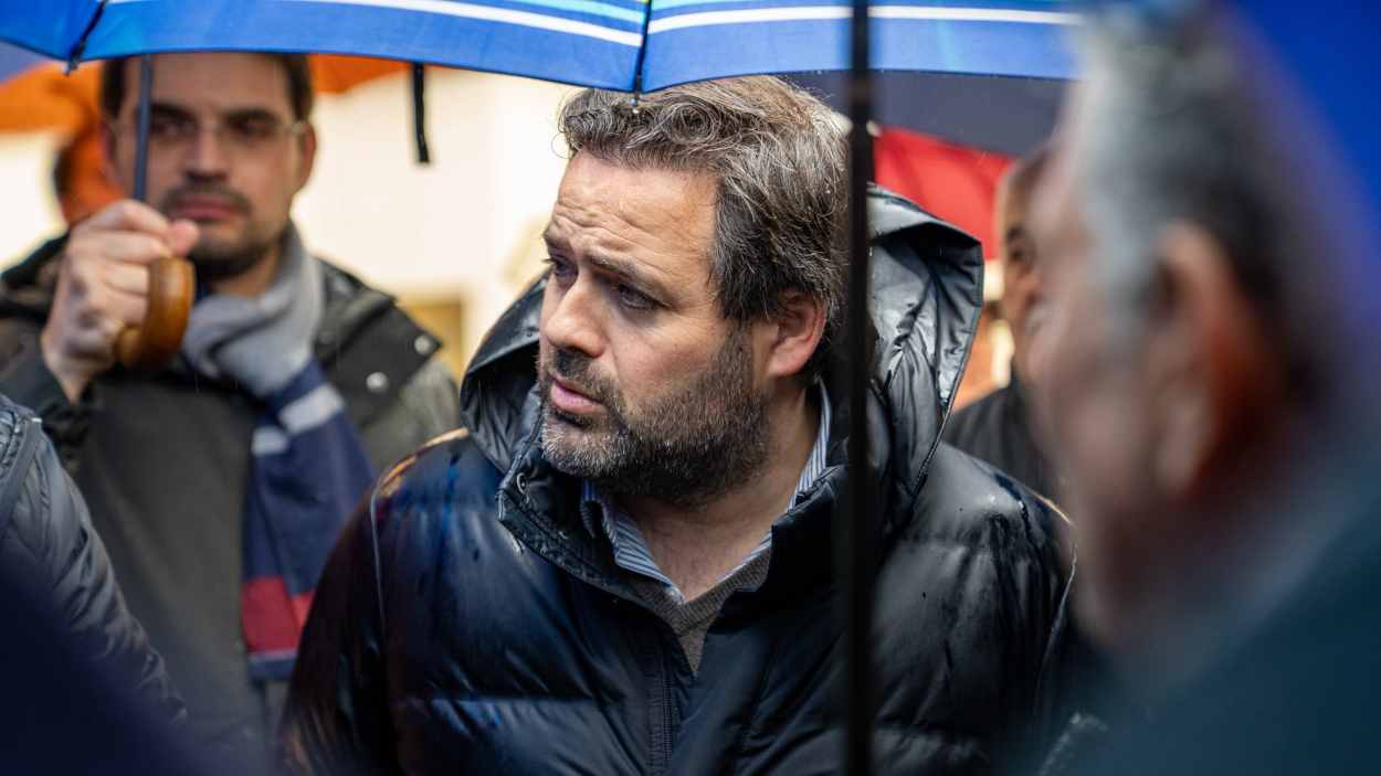 Paco Núñez durante su visita este martes a Talavera de la Reina. PP C-LM.