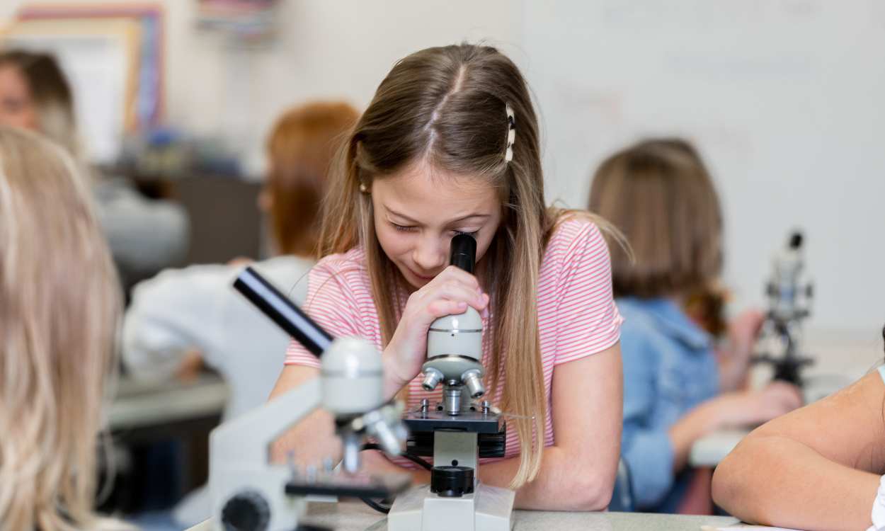 Mujeres en la ciencia: ¿Cuánto sabes sobre su papel y las desigualdades que sufren?