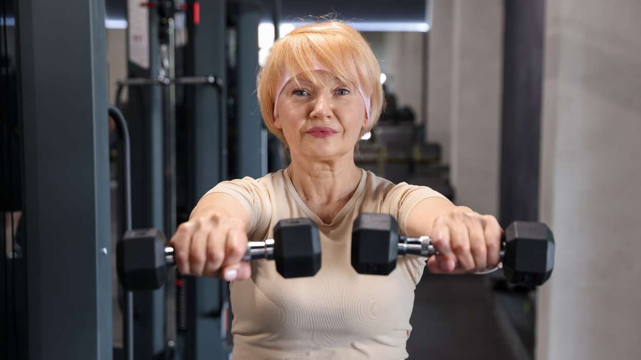 El ejercicio que más protege tu salud a partir de los 60