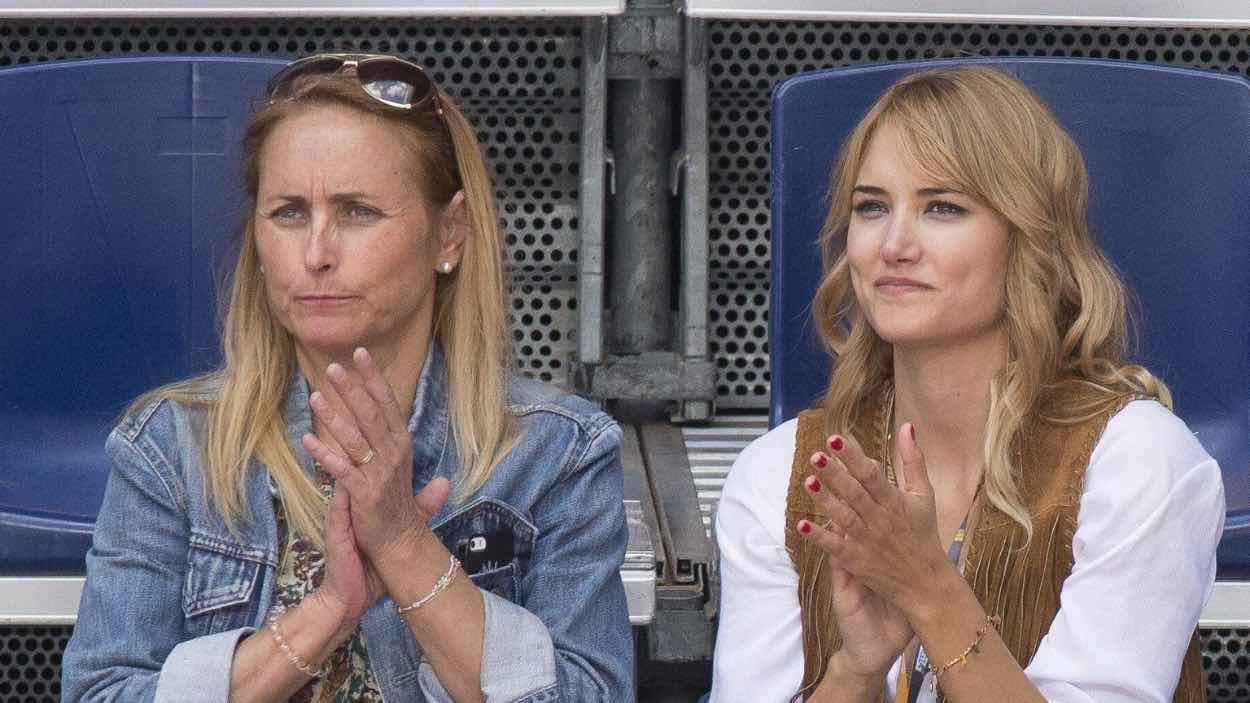 La colaboradora de televisión, Alba Carrillo, junto a su madre, Lucía Pariente.