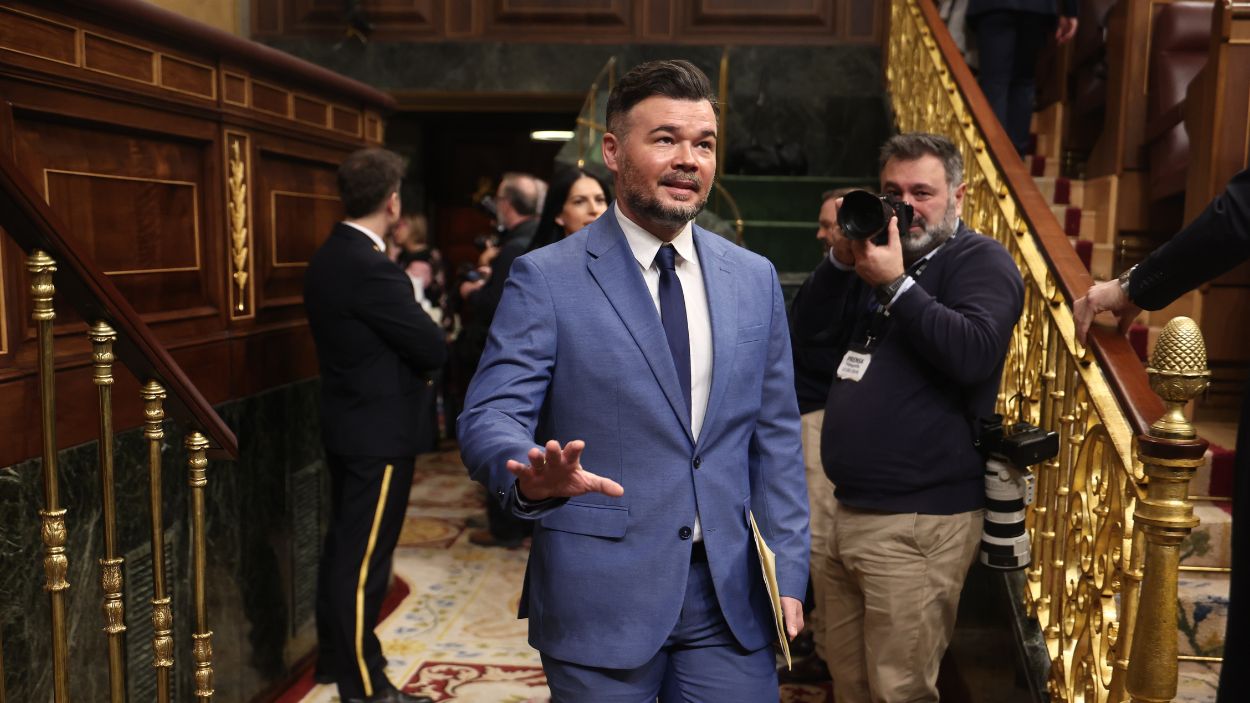 El portavoz de ERC en el Congreso de los Diputados, Gabriel Rufián, en el Hemiciclo. EP.