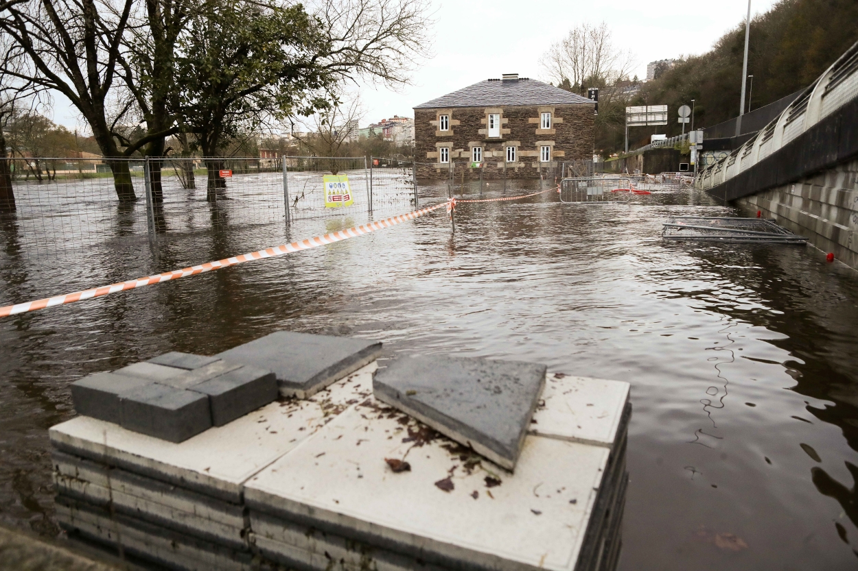 Imagen del municipio lucense de Begonte tras el desbordamiento del río Miño a causa de los episodios de borrascas (Foto: Europa Press).