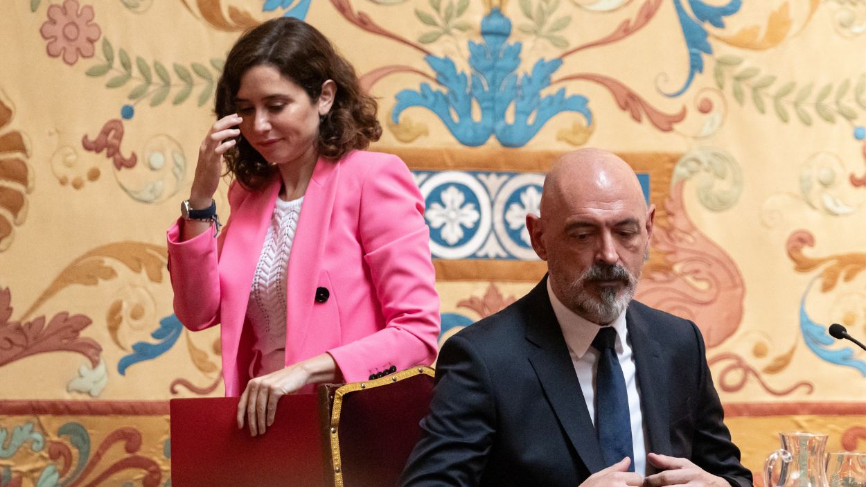 La presidenta de la Comunidad de Madrid, Isabel Díaz Ayuso, y el rector de la Universidad Complutense de Madrid, Joaquín Goyache, en una imagen de archivo de 2024. EP.