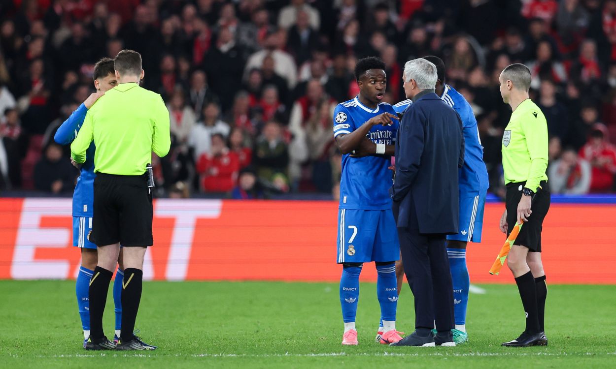 José Mourinho y Vinicius Jr.  EP