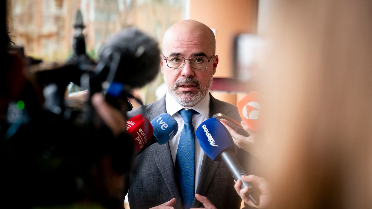 El delegado del Gobierno en la Comunidad de Madrid, Francisco Martín, en atención a los medios de comunicación. EP.