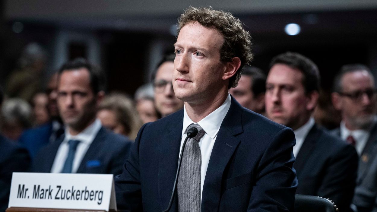 Mark Zuckerberg durante la declaración que prestó en el Senado de los Estados Unidos