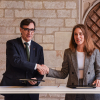 El presidente de la Generalitat, Salvador Illa, y la líder de los Comuns, Jéssica Albiach, durante la firma del acuerdo para aprobar los presupuestos para 2026, en el Palau de la Generalitat (Barcelona), a 19 de febrero de 2026. Alberto Paredes / EP