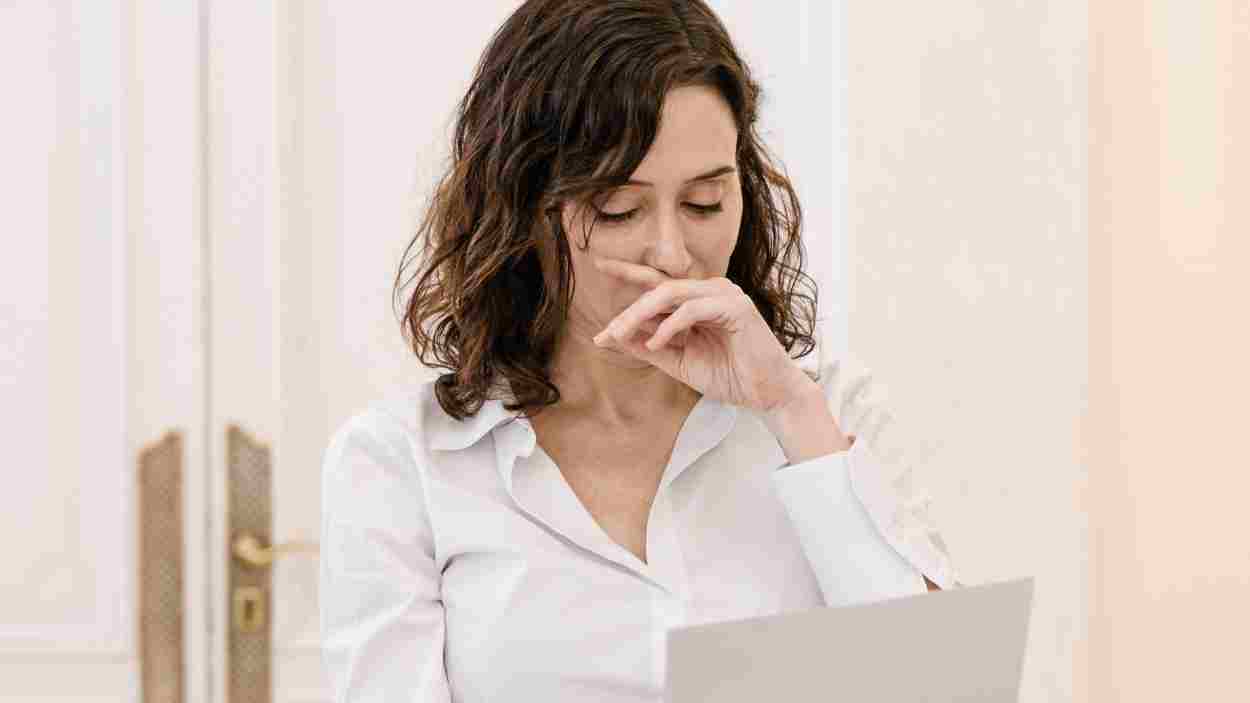 Ayuso baja los impuestos a las grandes fortunas. EP