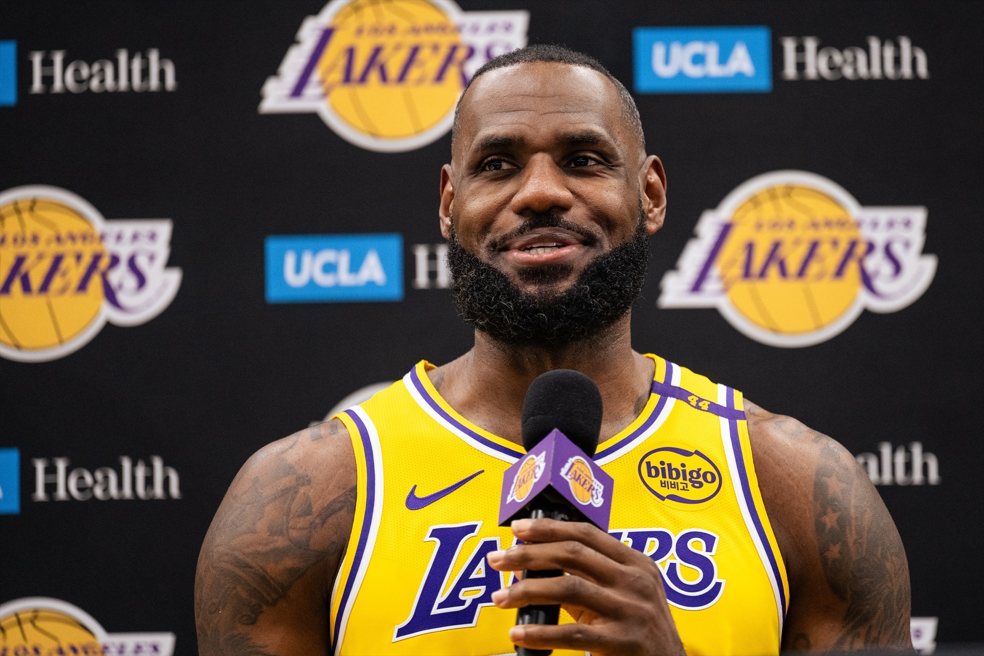 Lebron James durante una rueda de prensa| EP