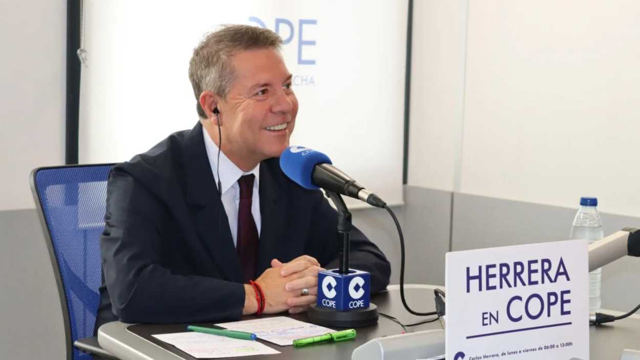 El presidente de Castilla-La Mancha entrevistado por el programa 'Herrera en Cope'. EP.