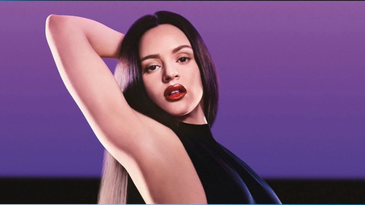 Rosalía por Calvin Klein