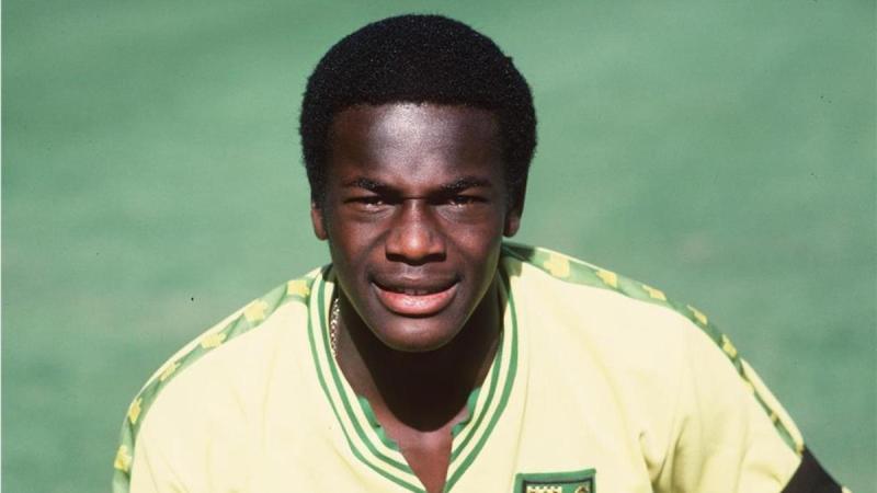 Justin Fashanu en su estreno con el Norwich| X