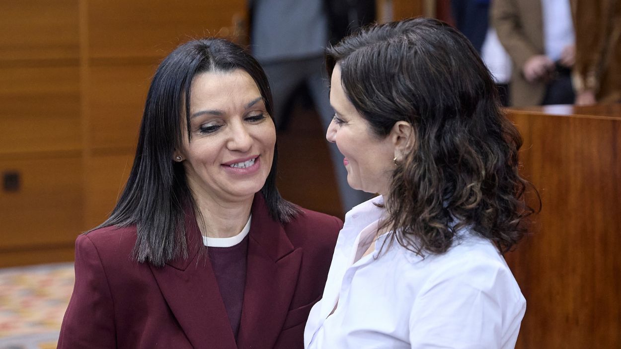 La consejera de Educación, Mercedes Zarzalejo, y la presidenta de la Comunidad de Madrid, Isabel Díaz Ayuso. EP