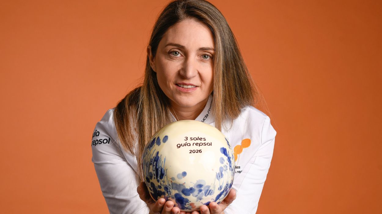 Lucía Freitas, chef de A Tafona, con sus 3 Soles Repsol (Fotografía: Moro & Cáliz)