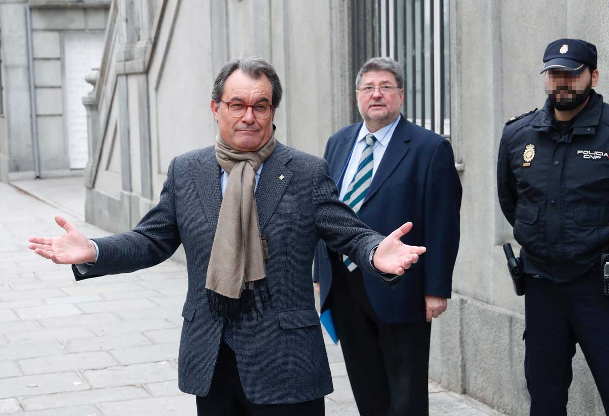 El expresident de la Generalitat Artur Mas, a su salida del Tribunal Supremo tras declarar en el juicio del 9N. 