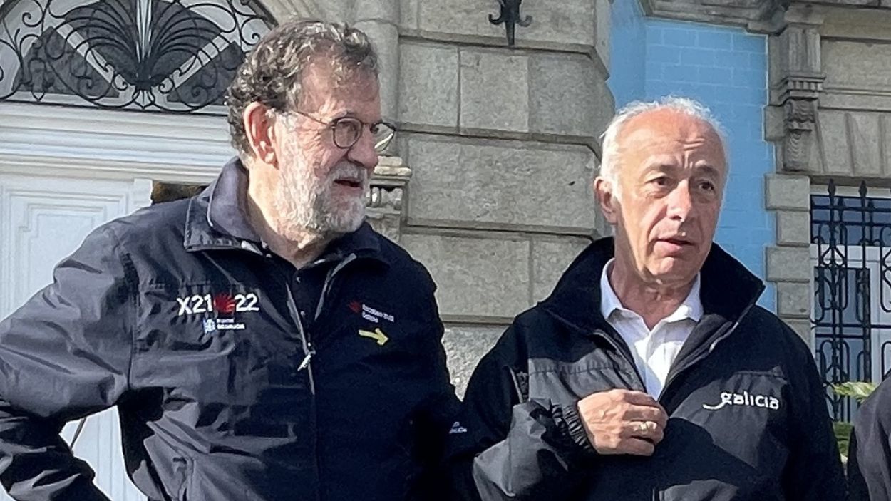 El expresidente del Gobierno, Mariano Rajoy, junto a Gonzalo Durán. EP