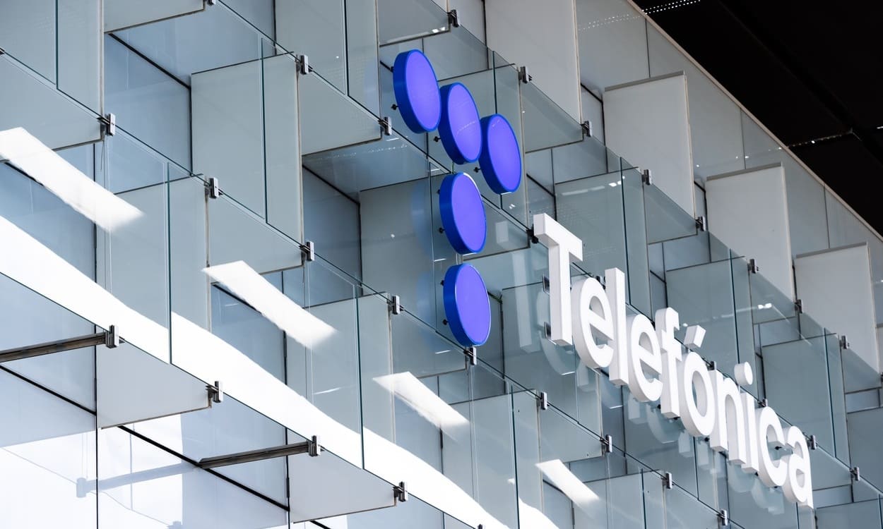 Fachada de la sede de Telefónica
