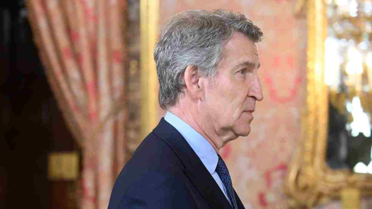 Feijóo cede en las negociaciones con Vox. EP