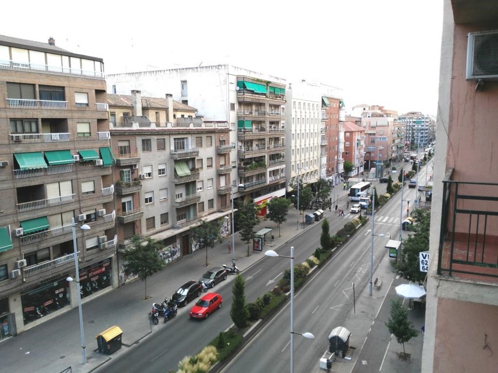 El Camino de Ronda, la avenida de Granda donde está el súper donde robó la mujer.