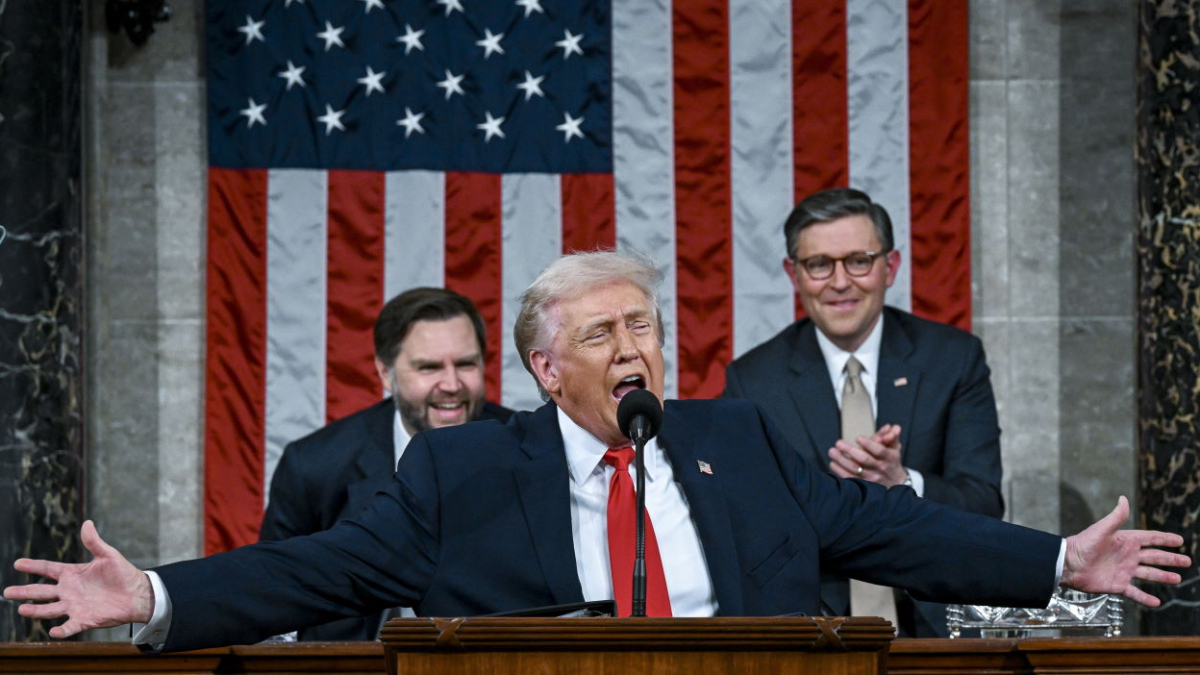 Trump plaga de racismo y terror imperialista su eterno discurso sobre el Estado de la Unión