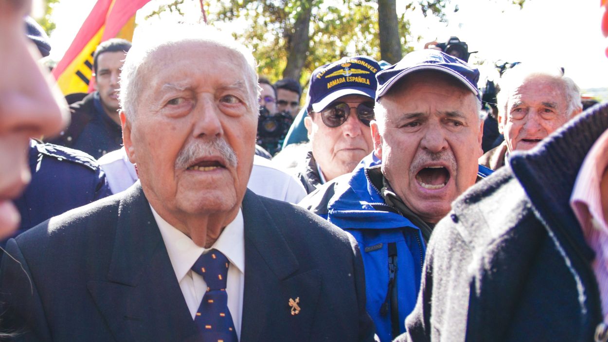 El coronel retirado de la Guardia Civil Antonio Tejero, autor del golpe de Estado fallido del 23 F, en el cementerio Pardo Mingorrubio de Madrid. EP.