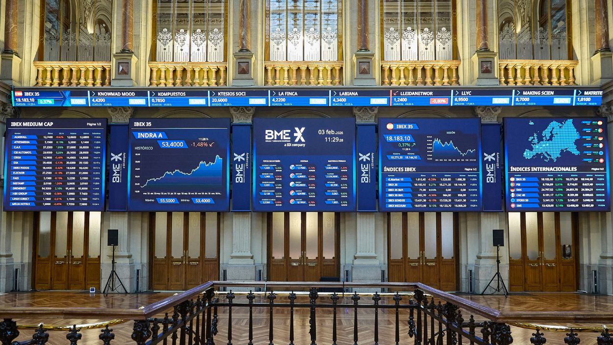 Paneles informativos en el Palacio de la Bolsa de Madrid. EP.