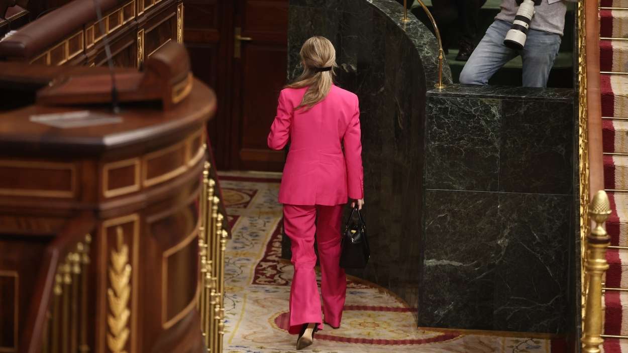 La vicepresidenta segunda y ministra de Trabajo y Economía Social, Yolanda Díaz, a su salida de una sesión de control al Gobierno. EP.