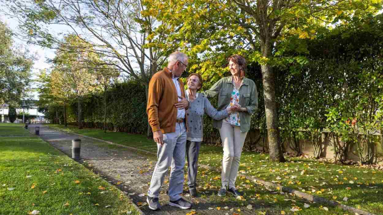 Los cuidadores no profesionales cuentan con iniciativas de apoyo y formación en España