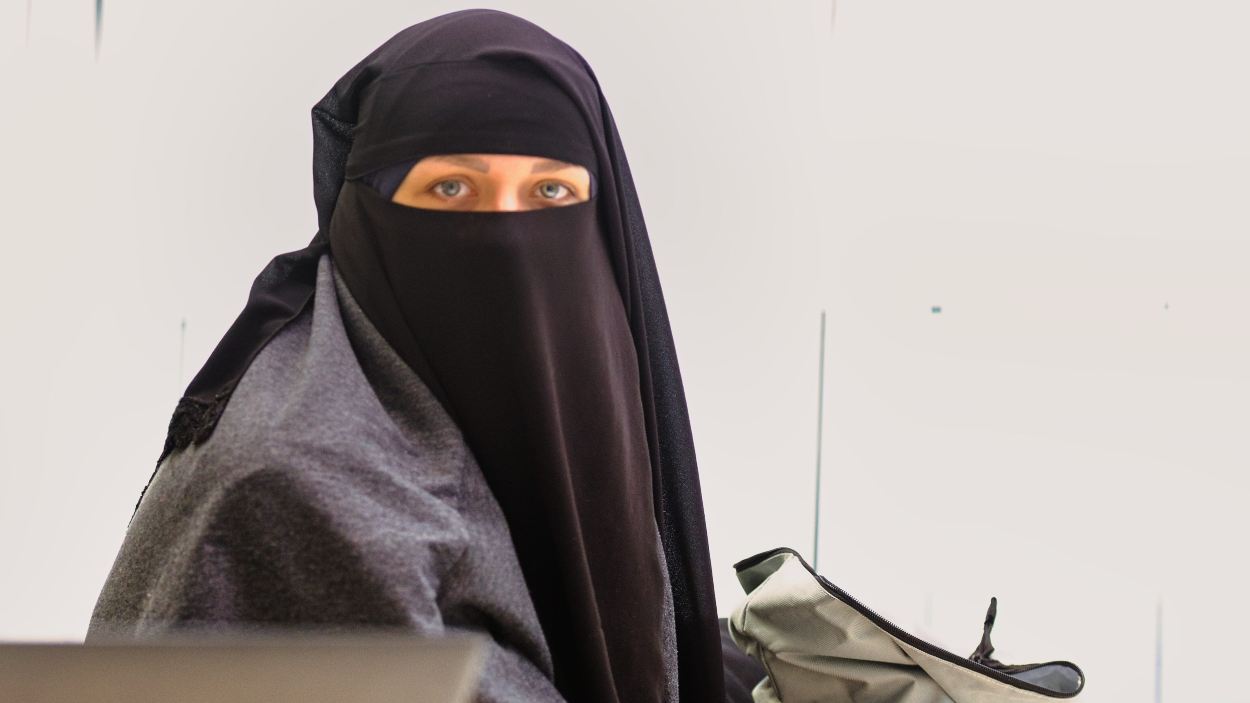 Una mujer con niqab. EP