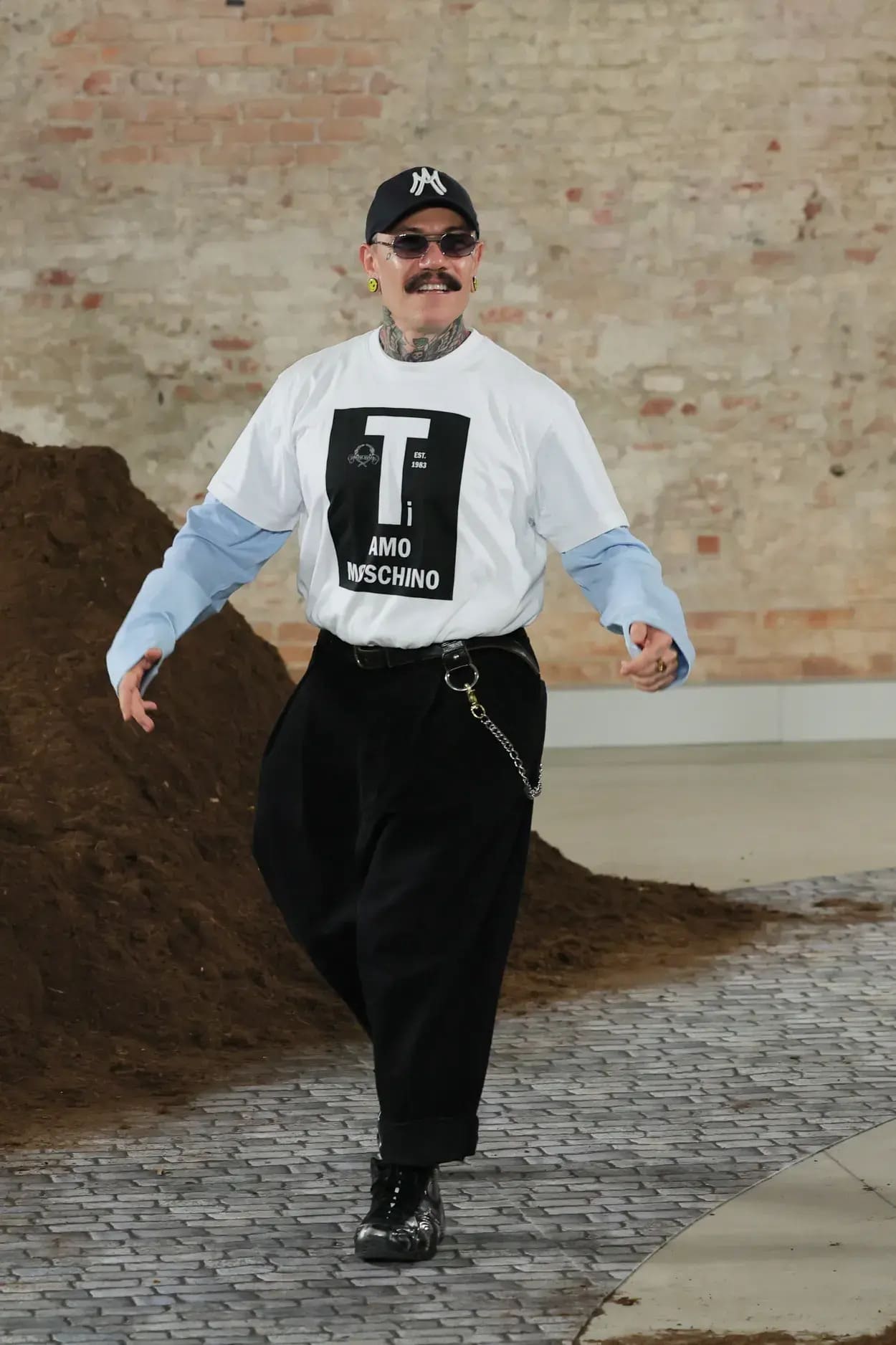 Cortesía de Moschino