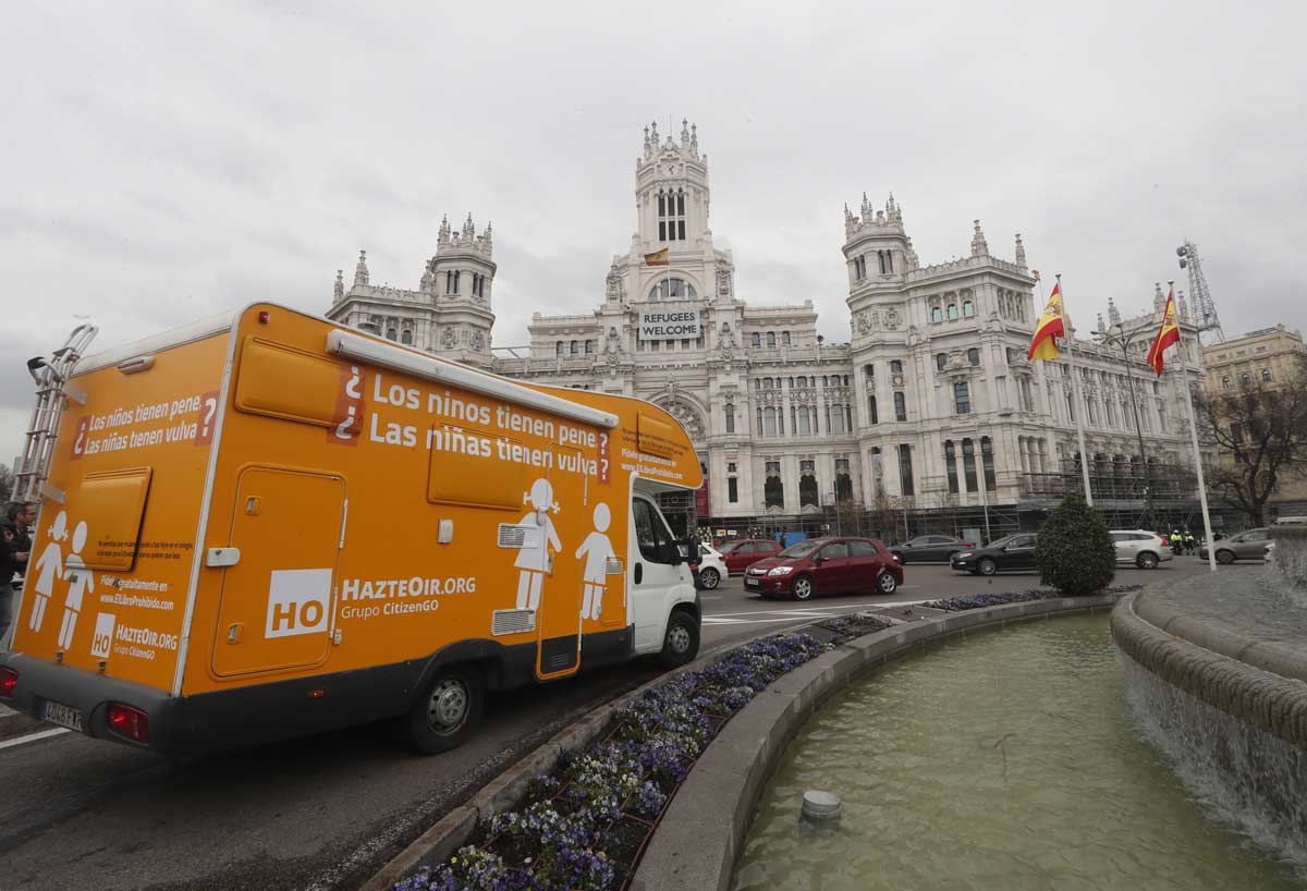 La nueva caravana transfóbica de Hazte Oír.