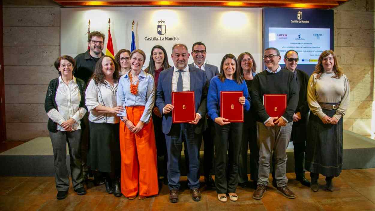 Firma del protocolo de colaboración entre la Junta, la UCLM y el Tercer Sector. JCCM.