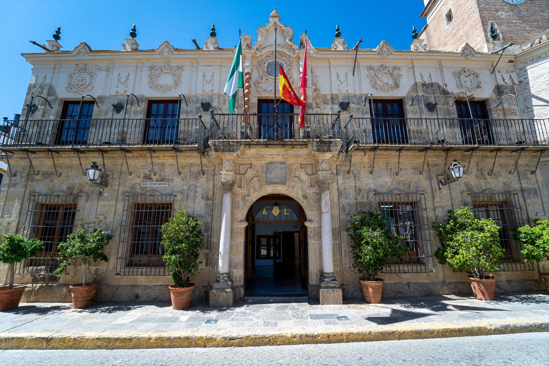 Fachada del Ayuntamiento de Lora del Río (Sevilla) / EP